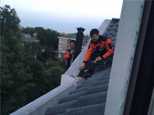 江蘇南京香溪月園半月灣真火壁爐安裝案例.jpg