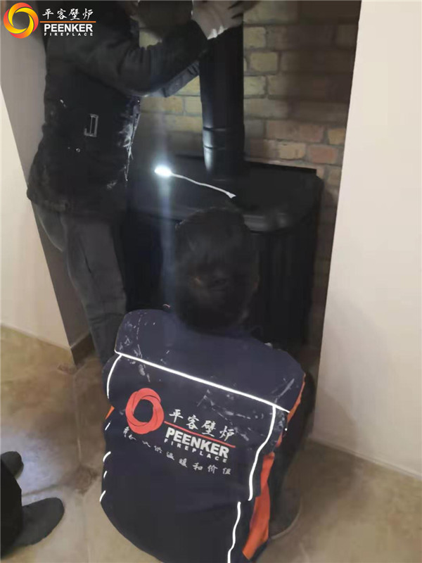 平客壁爐南京臥龍湖別墅真火壁爐安裝實(shí)拍.jpg