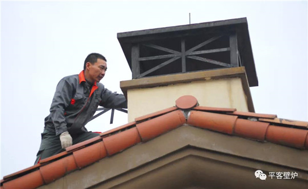 壁爐煙囪里的不速之客.jpg