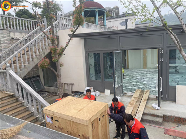 南京帝景天成別墅法國TOTEM提拉式壁爐安裝.jpg