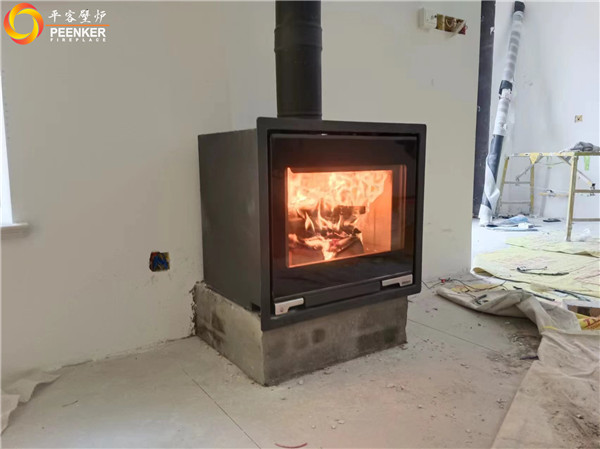 太原晉陽府高層一樓丹麥Aduro A5+壁爐風(fēng)機(jī)安裝.jpg