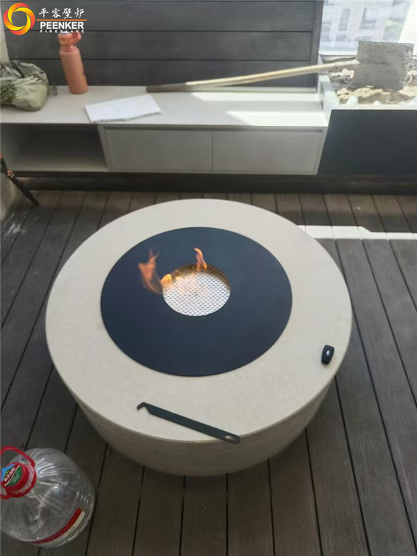 南京海玥萬物小區(qū)酒精壁爐安裝.jpg
